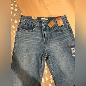 Brand new Levi’s low pro size 31